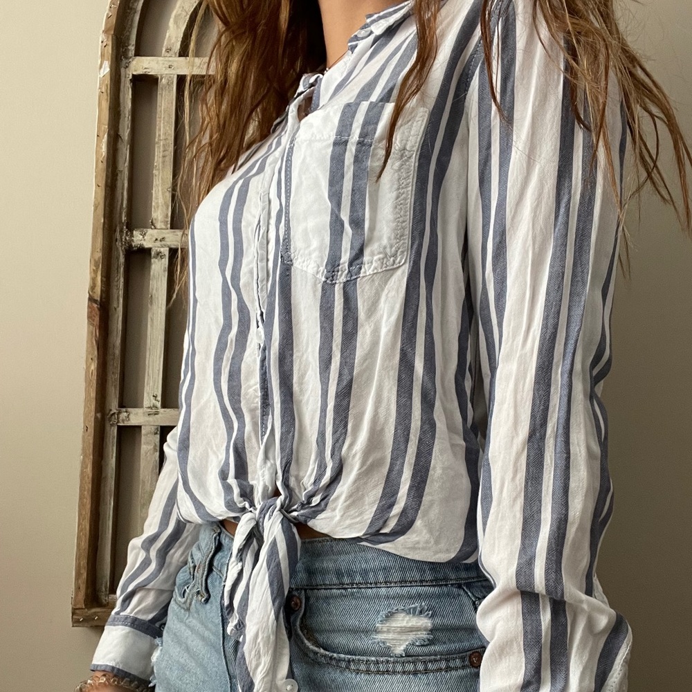 American Eagle Button Down Blouse